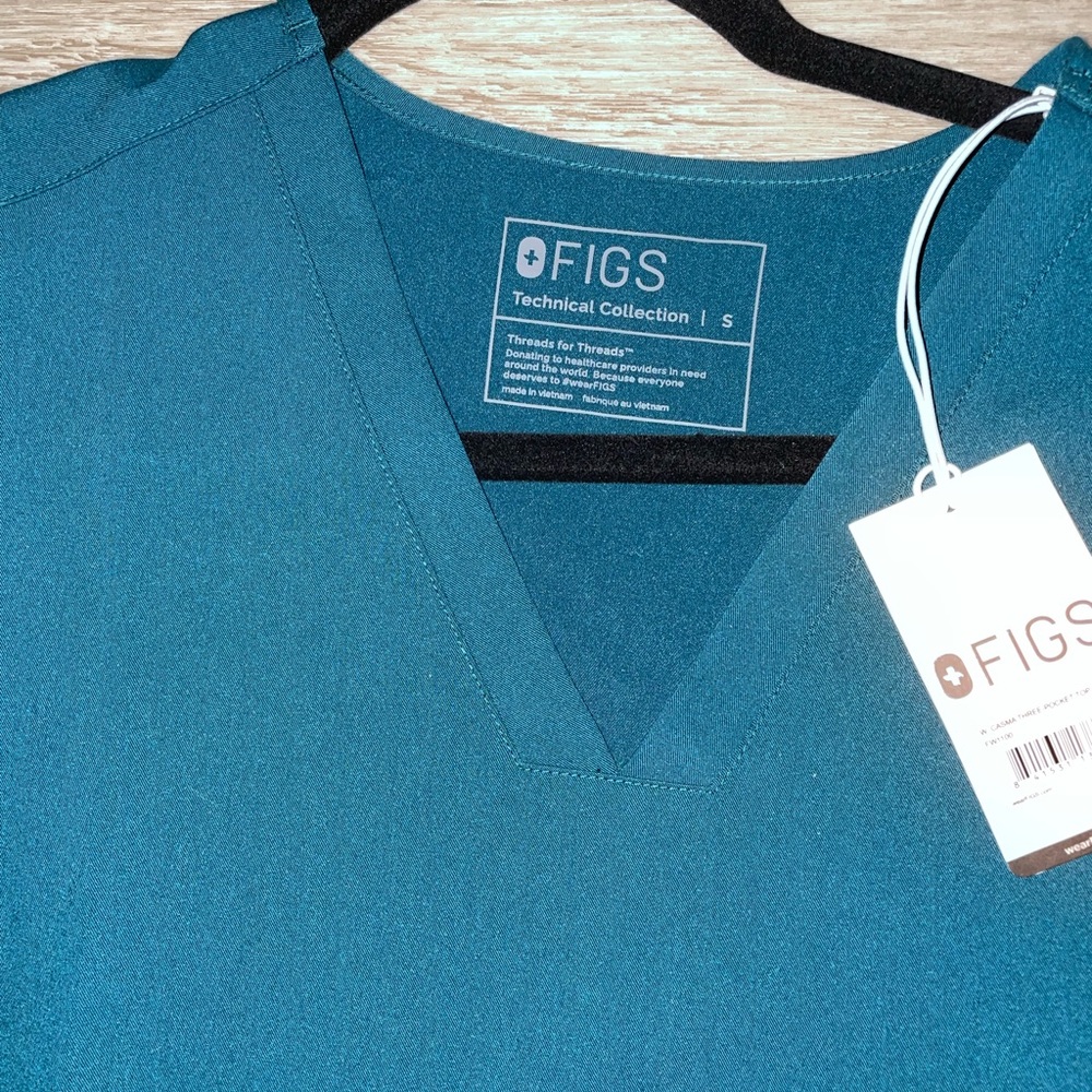 FIGS Caribbean blue Casma scrub top